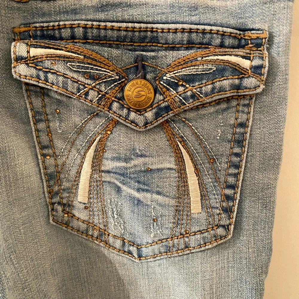 Seven7 Women's Light Blue Jeans, Embellished Pockets, Raw Hem. - Picture 8 of 10